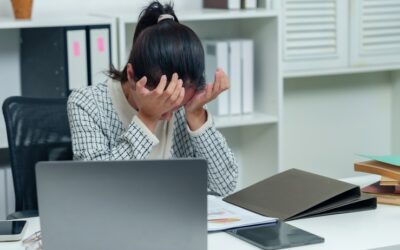 How To Balance Wedding Planning and Work Stress